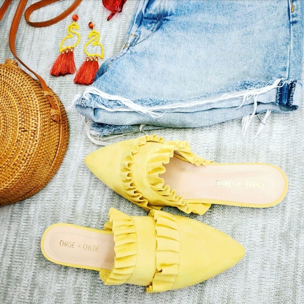 🆕️//The Sabrina// yellow ruffle flat - Picture 5 of 5
